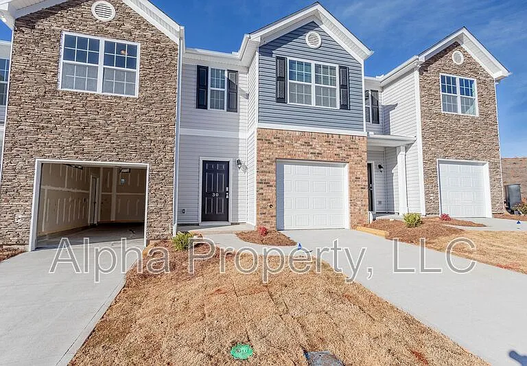 30 Moorlyn Ln — Photo 2
