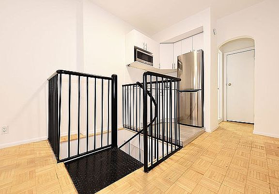 2nd image of 27 Jones St APT 1D