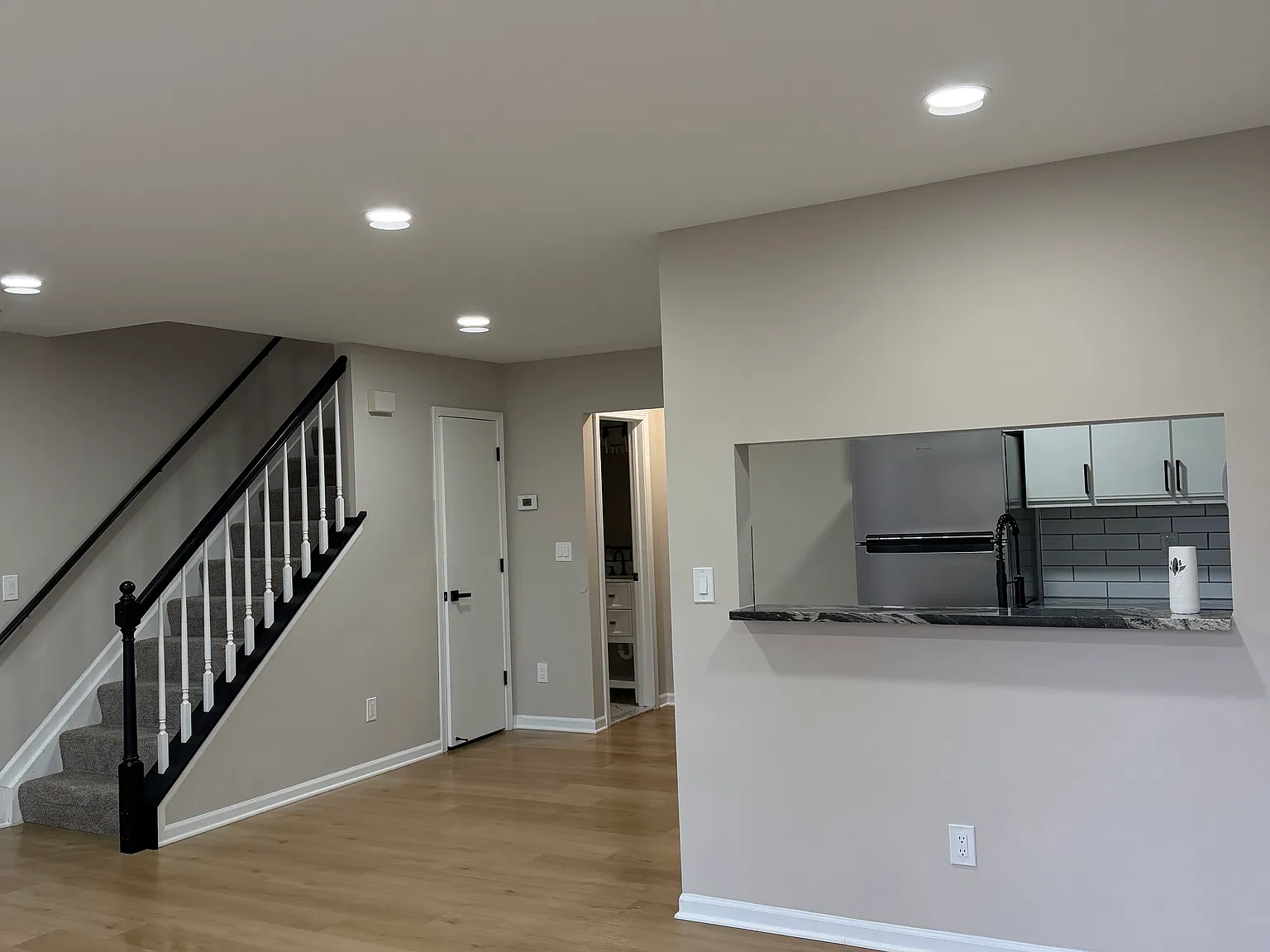 2 bed, 1092 sqft, $1,800 — Photo 4