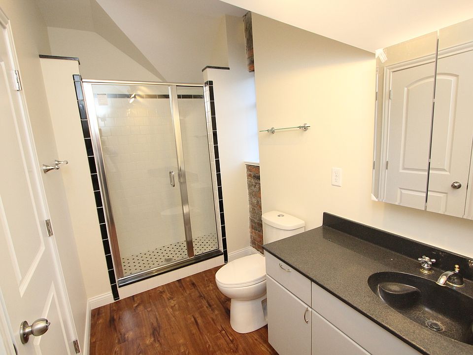 1st image of 529 E Town St