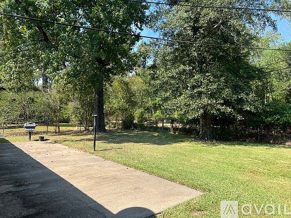 3rd image of 1924 Greenbriar Ave