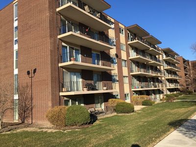 5300 Walnut Ave APT 12A, Downers Grove, IL, 60515