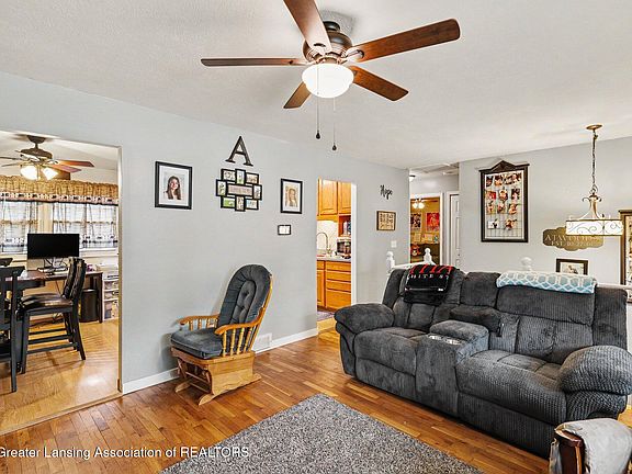 5th image of 210 Devon Hill Dr