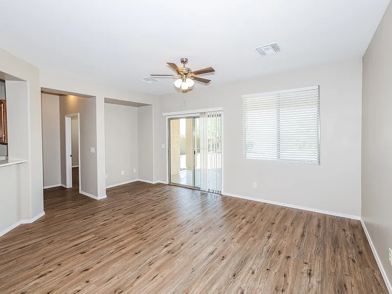 40810 N Hudson Ct — Photo 5