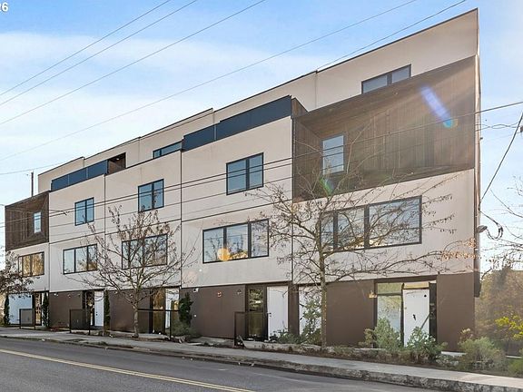 2nd image of 2268 SE Division