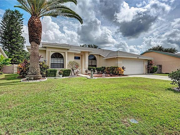2nd image of 8067 Glenbrooke Ln