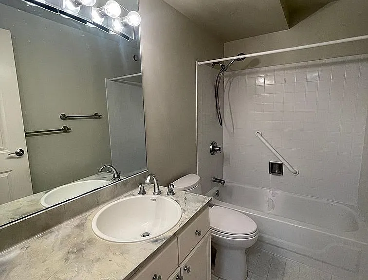 195 N Harbor Dr #5105 — Photo 17