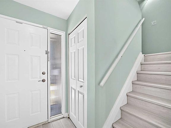 5th image of 208 E Grier Ter NE #1
