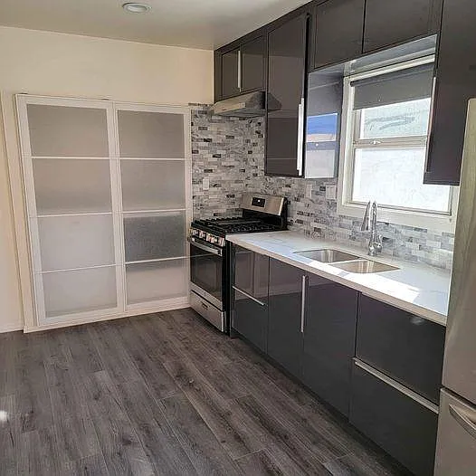 1 bed, 575 sqft, $2,100 — Photo 2
