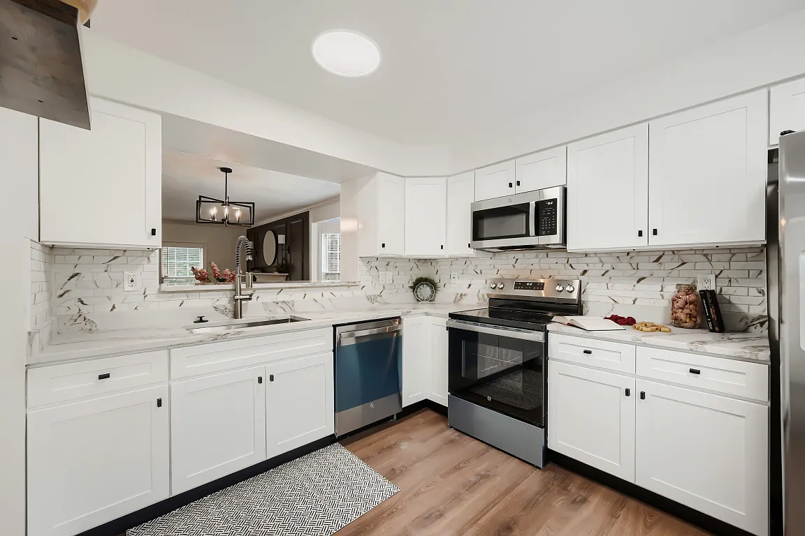 3 bed, 3.5 bath, 1850 sqft, $3,095 — Photo 3
