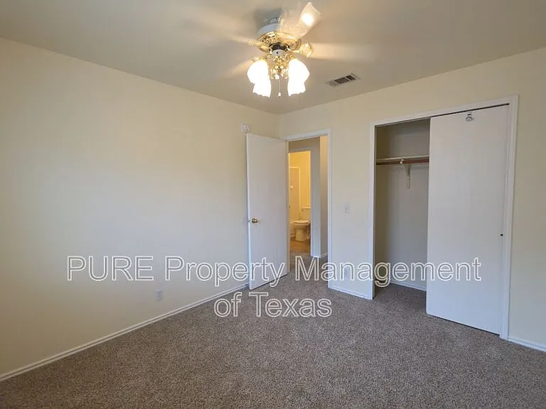 609 Losoya Ct — Photo 22