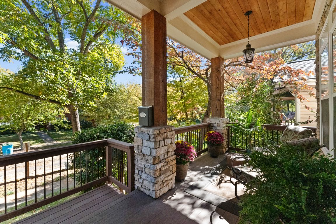 next background image