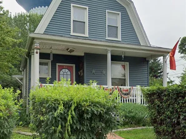 10 Ericson Ave, Helmetta, NJ 08828