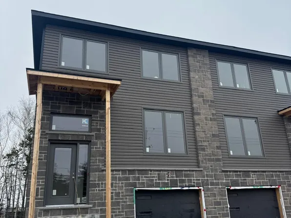 79 Simona Dr, Dartmouth, NS B2X 0E1