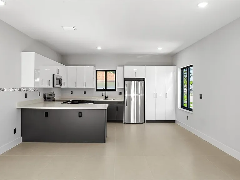 601 NW 3rd Ave #A — Photo 6
