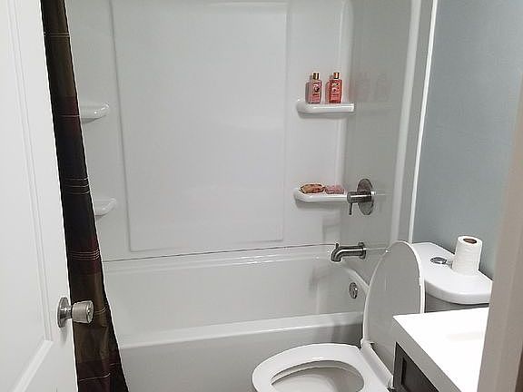 3rd image of 232 E Clearview Dr