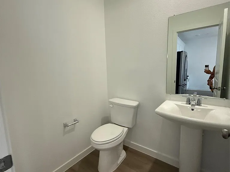 7621 Dakota Dr — Photo 11