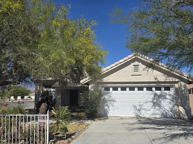 13987 El Cajon Dr — Photo 1