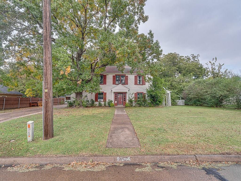 1102 N Preston St, Ennis, TX 75119 Zillow