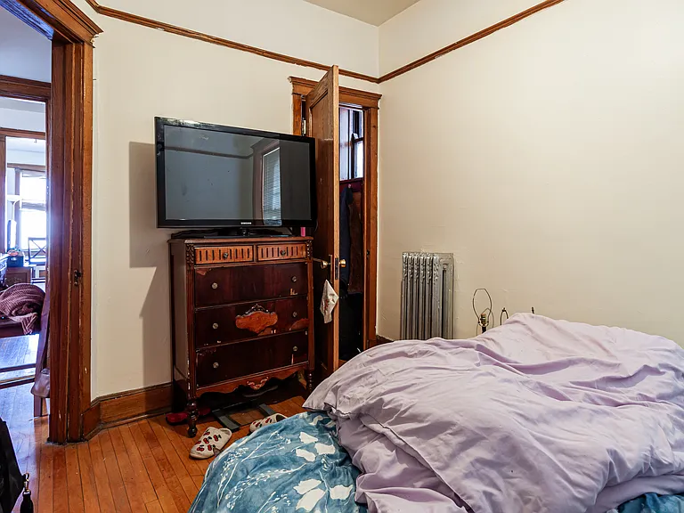 3324 N Clark St #3 — Photo 7