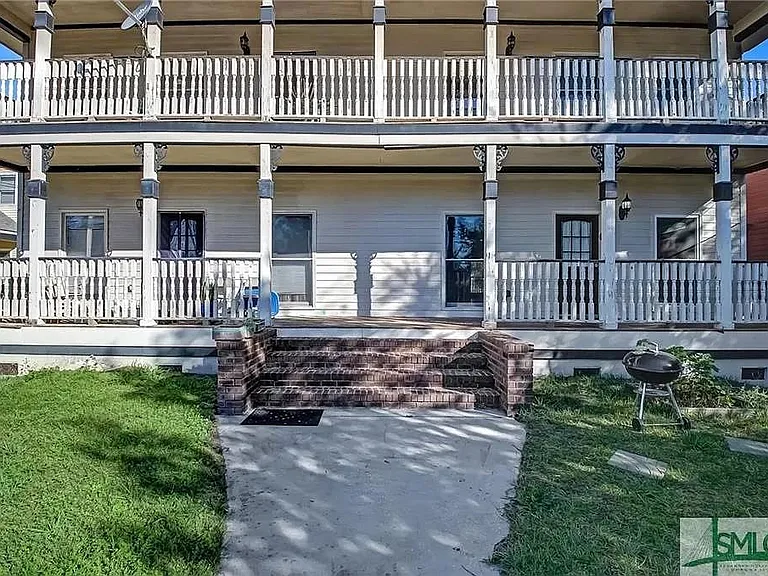 637 E Henry St #B — Photo 1