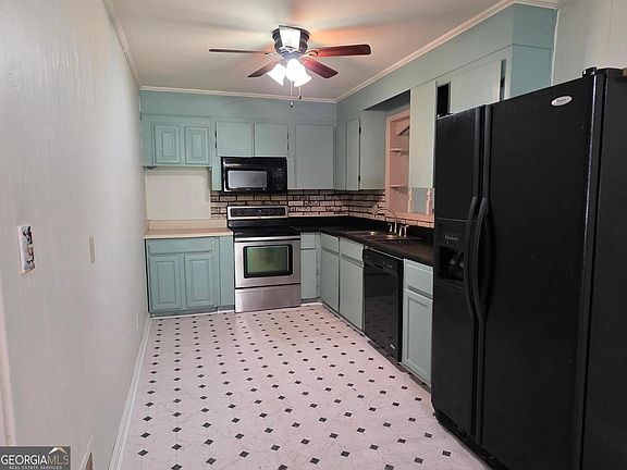 5th image of 110 Lee St