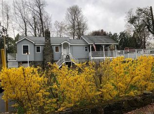 31 Johnson St, Lake Peekskill, NY 10537