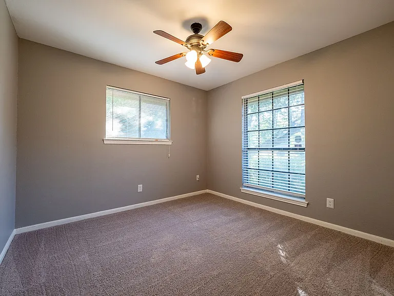 4804 Broadhill Dr — Photo 14