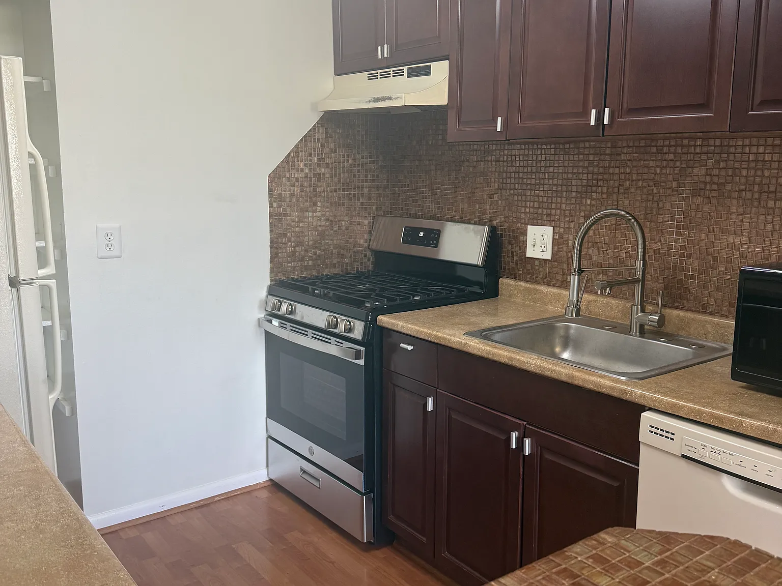 2 bed, 959 sqft, $2,400 — Photo 4