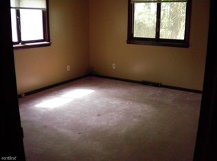704 Oakhill Ave, Jackson, MI 49201