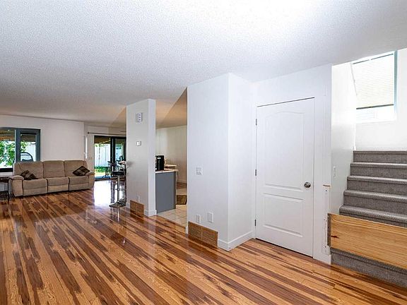 4th image of 270 W Somerside Park SW