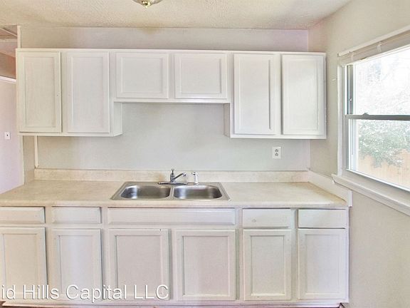 4th image of 2025 Turner Rd SE
