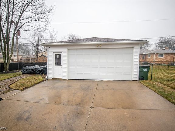 5th image of 24570 Staghorn Dr