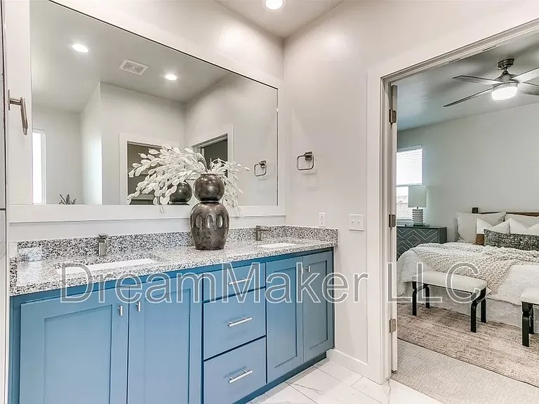 2807 Clifton Ter — Photo 35