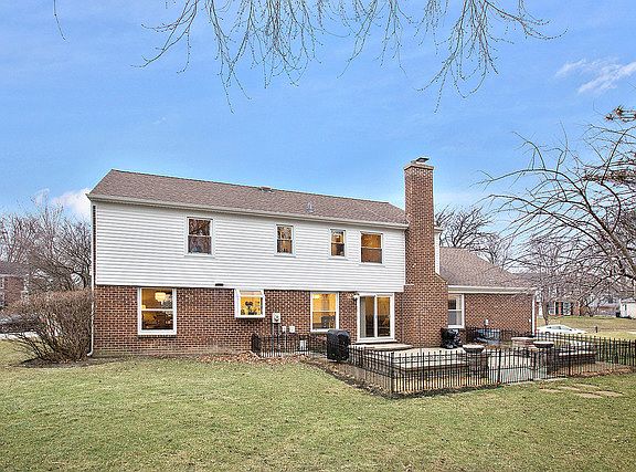4th image of 1240 Carriage Ln