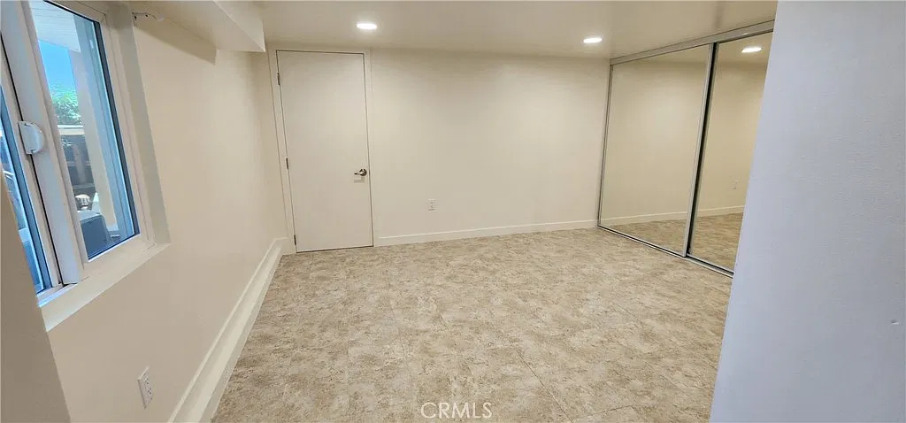 Studio, 600 sqft, $1,895 — Photo 3