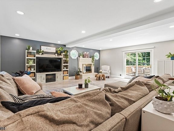 4th image of 400 Ernest Dr