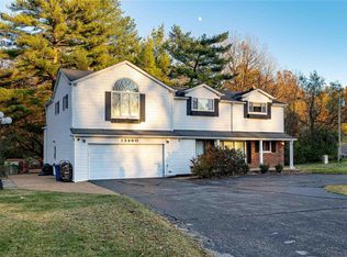 13460 Old Jamestown Rd, Florissant, MO 63033