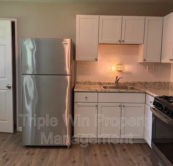 10329 Chesley Dr — Photo 17