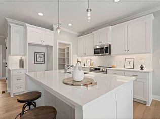 25034 W 94th Ter, Lenexa, KS 66227