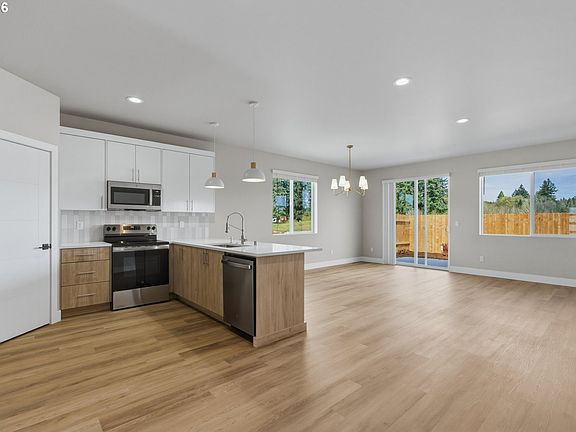 5th image of 618 SE 34th St