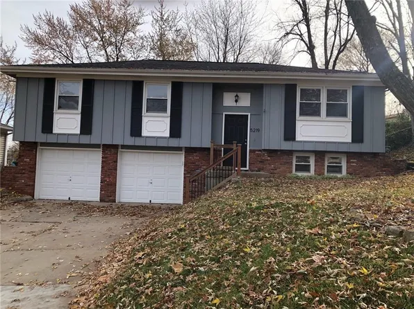 5219 Farley Ln, Merriam, KS 66203
