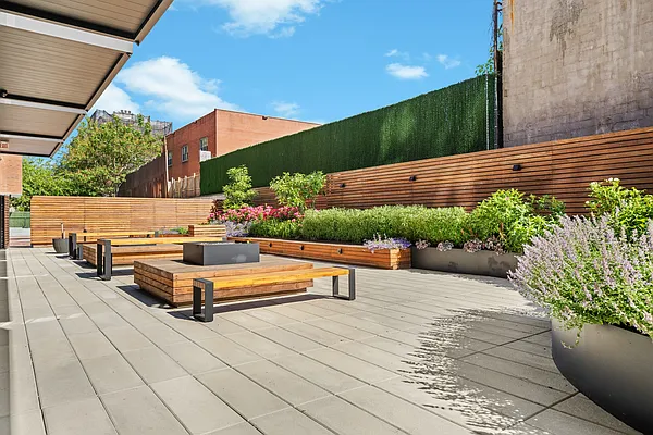 Rented by REAL New York | media 25