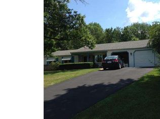55 Neshaminy Dr, Warminster, PA