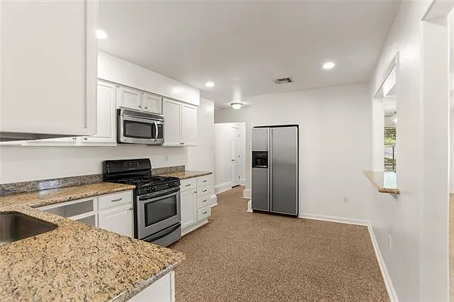 6151 Charlotte Dr — Photo 8