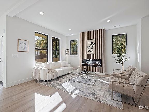 5th image of 926 99th Street Ct S