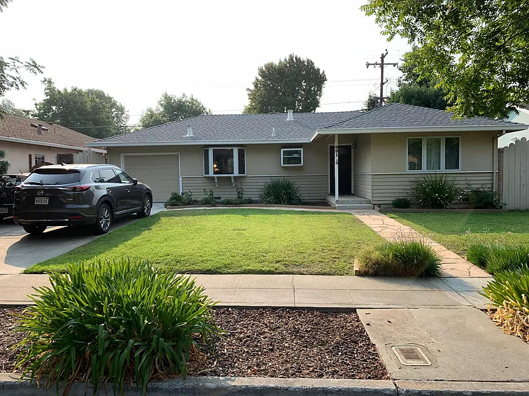 891 Mango Ave — Photo 1