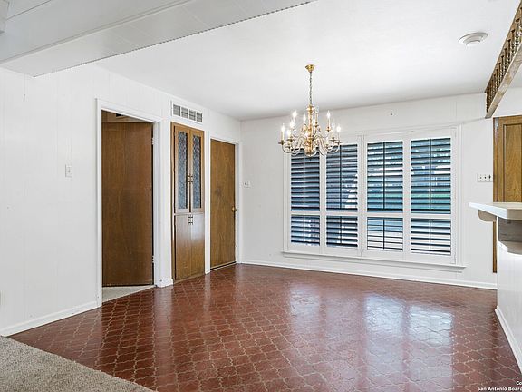 5th image of 105 Trillium Ln