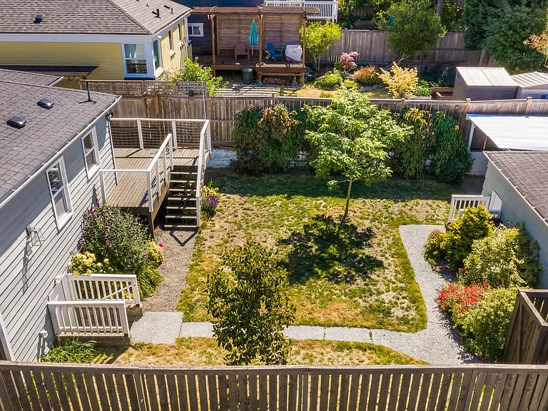 4143 SW Kenyon St — Photo 2