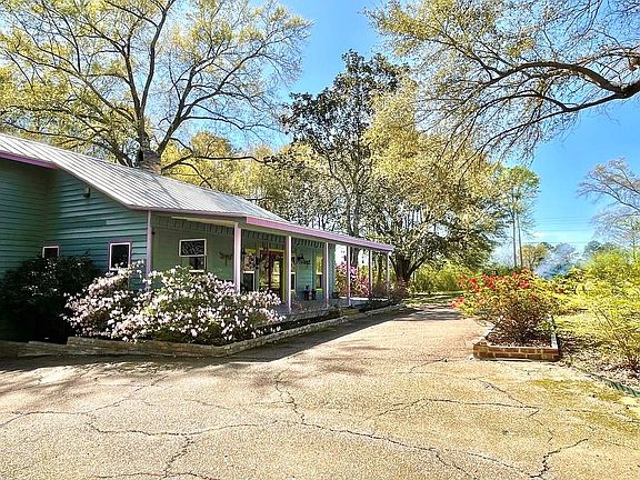 2nd image of 40074 Archie Wallace Rd